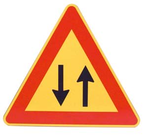 TRIANGLE – DOUBLE WAY TRAFFIC